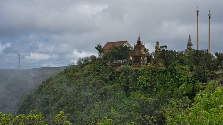 Núi Tà Lơn